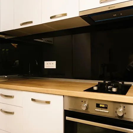 Luxury Belvedere Titan Park * בוקרשט